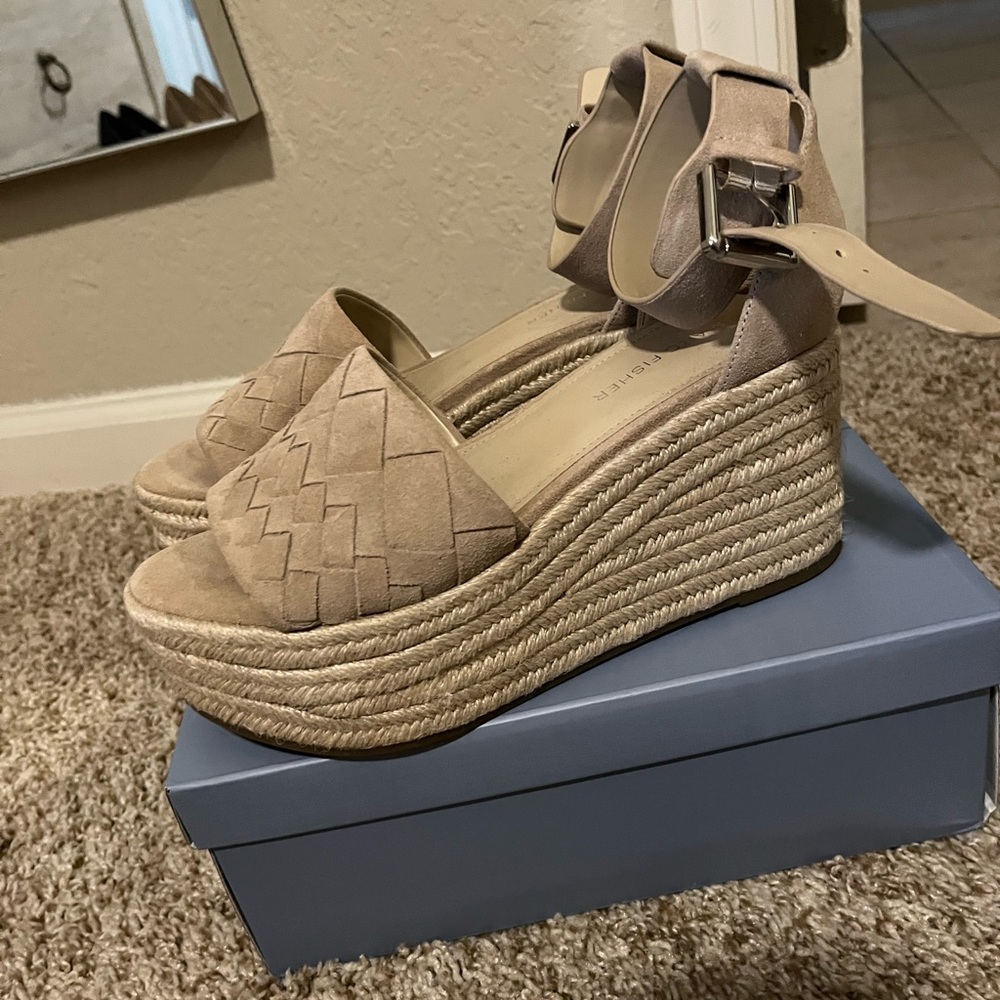 Marc Fisher Platform Sandals!!
